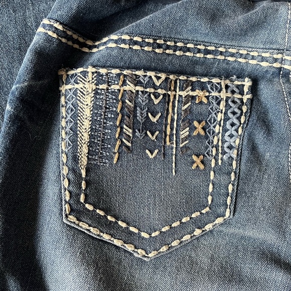 Indigo Blue Embroidered Pocket Bootcut Maternity Jeans NWT size XS - Picture 3 of 7